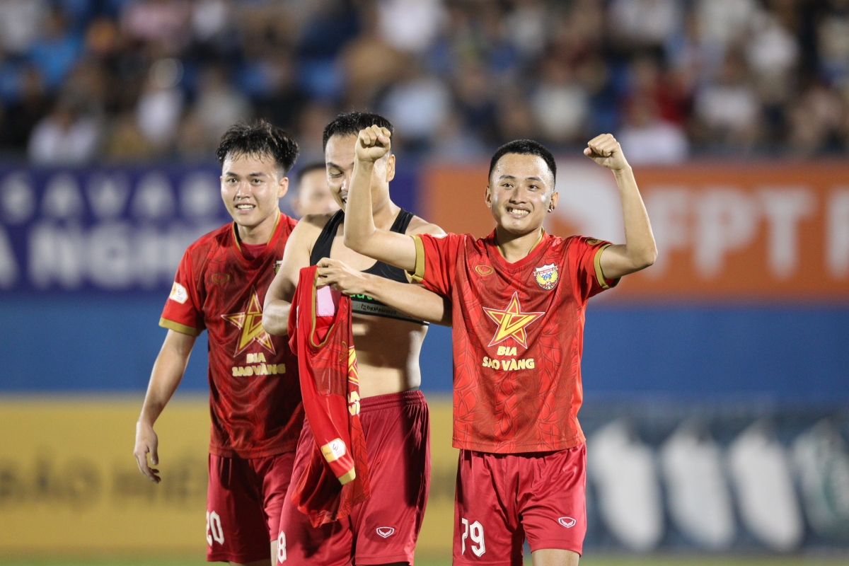 Lượt đi V-League 2024/2025: Thể Công Viettel và Hà Tĩnh gây ấn tượng mạnh